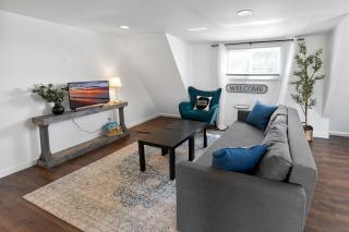Maple Getaway - Short distance to downtown, beaches, and breweries - Douglas - 6