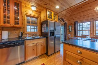 The Great Escape - Cabin with shared pool access - 3