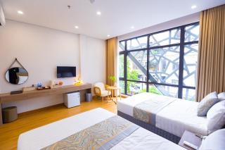 Tropic Bloom Hotel - 3