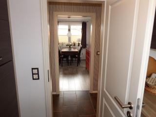 Modern ausgestattete Ferienwohnung mit großem Südbalkon und eigenem Strandkorb - Haßberg - 3
