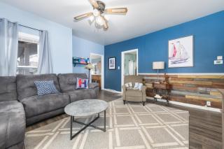 The Lighthouse - Large home close to downtown with a hot tub & game room! - South Haven - 6