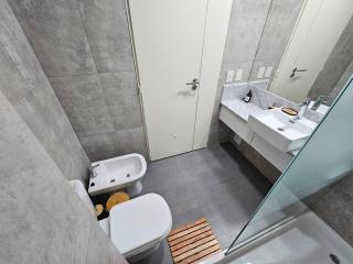 Hermoso Depto, frente al Fleni, muy cerca a pasaje gastronómico Echeverría - 7