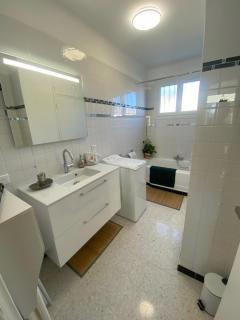 Haut de Villa T3 cosy 75 m2 - bassin baignade - Proximité mer - Solliès-Pont - 4