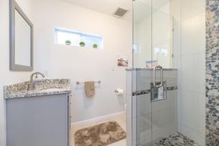 South Haven Great Lake Getaway - Centerally located to downtown South Haven and South Beach - South Haven - 9