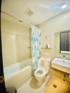 Mactan Newtow Enjoy Family Staycation - 4