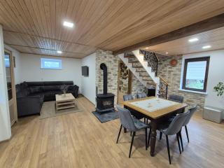 Namas Zarasuose su vyno rūsiu - 1