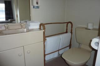 Colonial Inn Motel - 6
