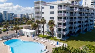 Spectacular beach views! Direct Oceanfront unit on the no-drive beach - New Smyrna Beach - 5