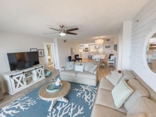 Luxury, Direct Oceanfront Unit and Balcony, Northeast Corner, Heated Pool, Garage Parking - Ormond Beach - 8