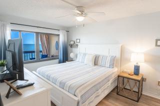 Luxury, Direct Oceanfront Unit and Balcony, Northeast Corner, Heated Pool, Garage Parking - Ormond Beach - 3