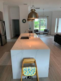Smart Home Sarasota Family Getaway - Osprey - 4