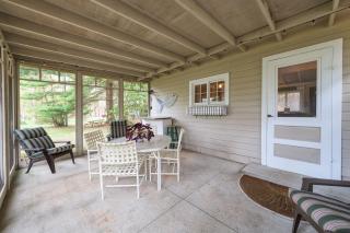 Lakeside Cottage - Right across of Westside County Park with lake access - Fennville - 9