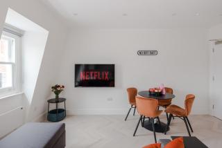 Radiant 1-bed With Balcony by Oxford Circus - 3