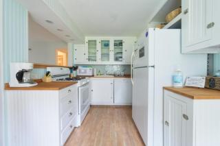 Haven Hideaway by Cottages on Wash is the perfect vacation home! - South Haven - 3