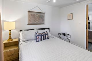 Hickory Cottage - Short distance to downtown, beaches, and breweries - 1