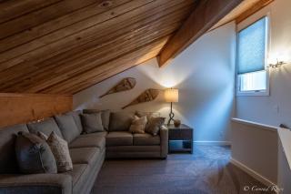 Ptarmigan Hilltop Hideaway - 1