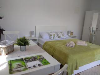Marija- ground floor studio next to the beach - Betina - 5