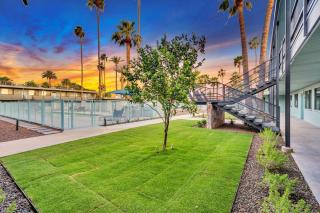 Intimate well appointed Studio w Pool - Scottsdale - 4