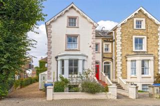 Stylish Seaside Retreat - Worthing - 2