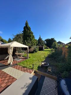 Urban oasis entire house 3 beds 2 living room expansive garden - Eltham - 2