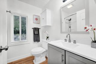 Retro Cottage, Hot Tub, Putting Green, walk to all - Thousand Oaks - 7