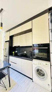 Luxurious Central Stay - Self Check-in - Tirana - 5