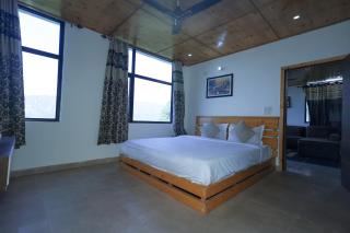 Cozy Heavenn 2BHK I Kasauli I Mountain view 93o68I282o - Kasauli - 0