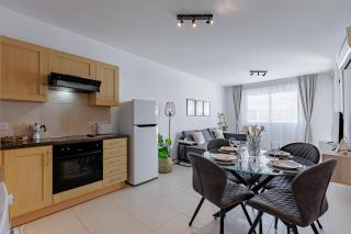 Stylish One-Bedroom Sea Retreat - Paralimni - 8