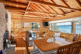 Omena Point Paradise Waterfront Sunrise - Suttons Bay - 9