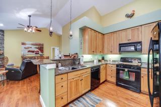4 Mi to Lake Tuckasegee Home with Community Perks - Tuckasegee - 1
