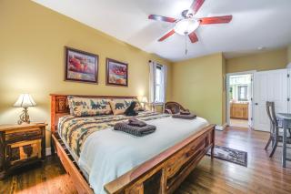 4 Mi to Lake Tuckasegee Gem with Pool, Beach Access - 5