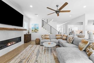 Hilltop Beach Retreat - 9