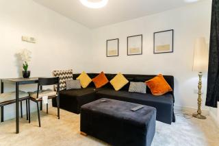 A&S Properties, No guest fees, Bank transfe deposit available - Fallings Park - 0