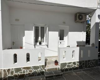 Nick's Studio 3 - Parikia - 1