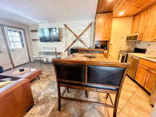 Winter Haus, Winter Park 2 bedrooms corner unit w outdoor patio walking distance to the Center of town - 9