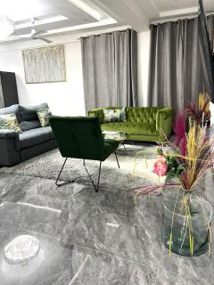 Luxury Apartment with Pool, McCarthy hill - 9