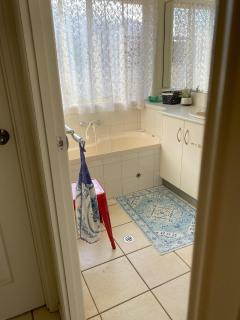 Red Cottage - LARGE MOSTLY SELF-CONTAINED STUDIO ROOM - Toowoomba - 5