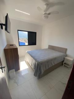 Apartamento Elegante, Ar-Condicionado, WI-FI, Piscina no Terraço do prédio e Varanda Exclusiva - Ubatuba - 3