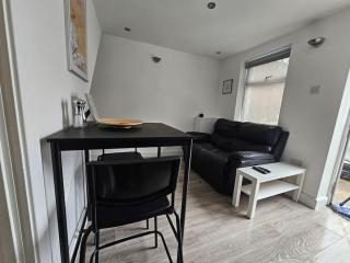 1 Bed House Luton town center - Luton - 2