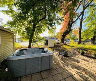 Charming PLX Cottage-LAKE VIEW - Akron - 0