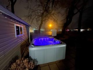 Charming PLX Cottage-LAKE VIEW - Akron - 5