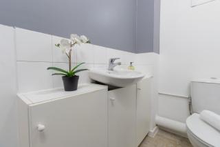 Newly refurbed, 5BR, Sleeps 12 - 2