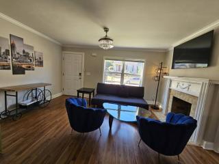 Gorgeous 2BR home with Private Backyard - Atlanta - 3