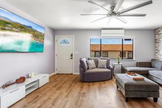 Malia Makai - D - Dolphin - 5