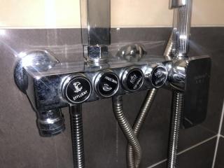 Entire 2 bed 1 bath apartment Birmingham city centre UK - 2