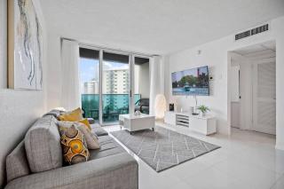 Great Apartment with beach access - 8