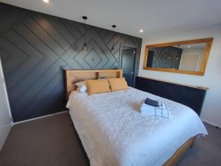 Sea views in lovely beach side area - Porirua - 5