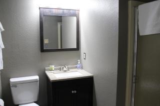 Wheelhouse Condo Lake View! 3BR 3BA - Lake Ozark - 2