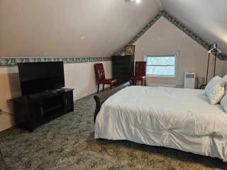 France and Flowers - Private 3-Bed Apartment - 2