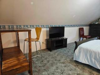 France and Flowers - Private 3-Bed Apartment - 1